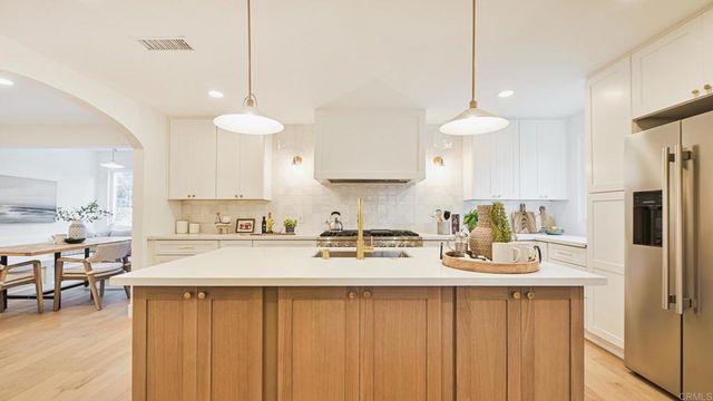 2399 Ivy Road, Oceanside, CA 92054