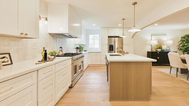 2399 Ivy Road, Oceanside, CA 92054