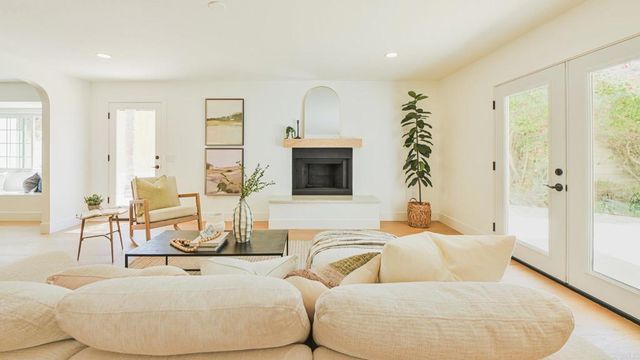2399 Ivy Road, Oceanside, CA 92054