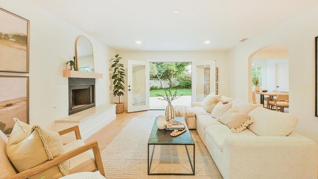 2399 Ivy Road, Oceanside, CA 92054