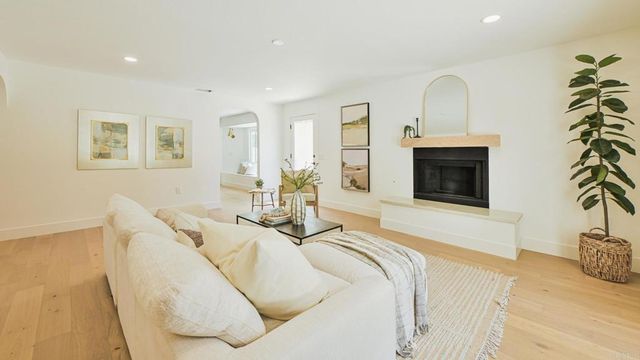 2399 Ivy Road, Oceanside, CA 92054