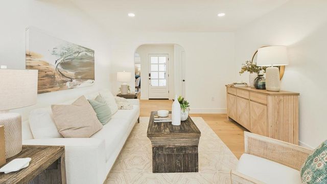 2399 Ivy Road, Oceanside, CA 92054