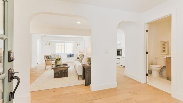 2399 Ivy Road, Oceanside, CA 92054