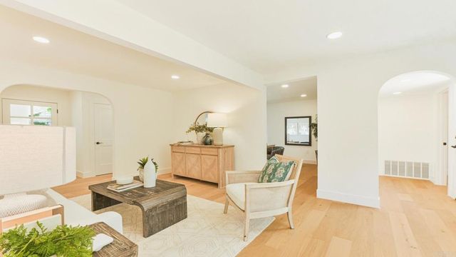 2399 Ivy Road, Oceanside, CA 92054