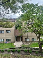 49 Oak Hill Colony 5, Fox Lake, IL 60020
