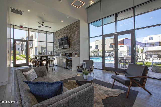 9700 S CENTRAL Avenue 1, Phoenix, AZ 85042