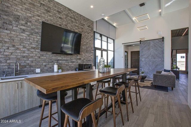 9700 S CENTRAL Avenue 1, Phoenix, AZ 85042