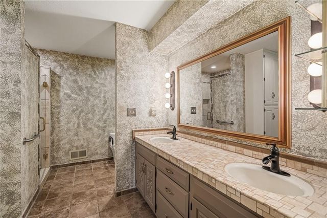 12500 Overbrook Road, Leawood, KS 66209