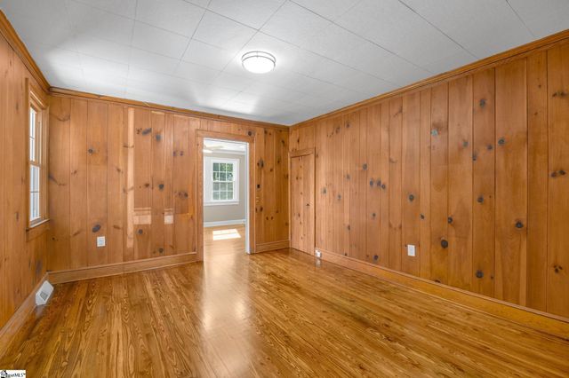 2609 East North Avenue, Anderson, SC 29625