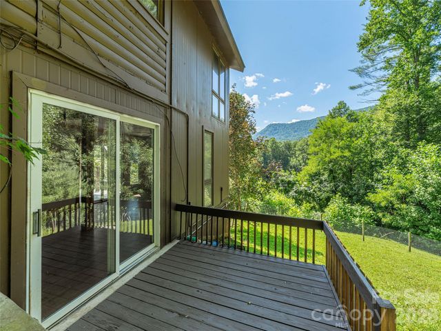 3543 Dark Ridge Road, Sylva, NC 28779