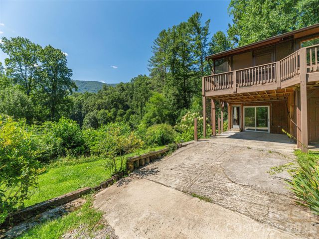 3543 Dark Ridge Road, Sylva, NC 28779