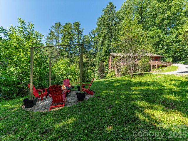 3543 Dark Ridge Road, Sylva, NC 28779