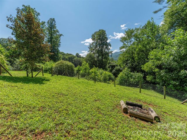 3543 Dark Ridge Road, Sylva, NC 28779