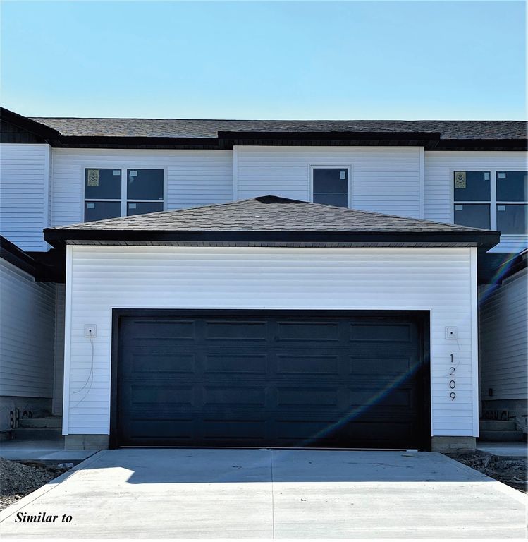 1342 E 28th Street, Norwalk, IA 50211
