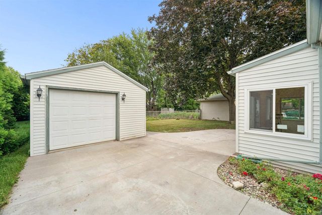1616 JEFFERSON STREET, Oshkosh, WI 54901