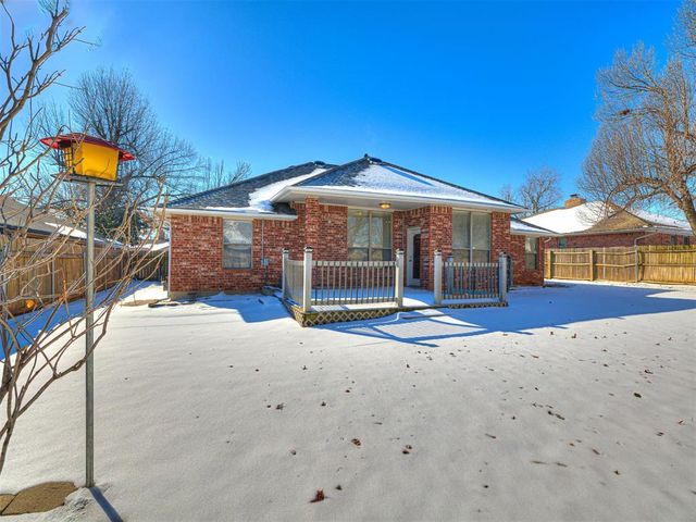 413 Sherwood Drive, Moore, OK 73160