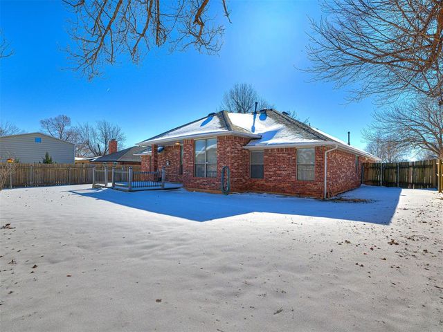 413 Sherwood Drive, Moore, OK 73160