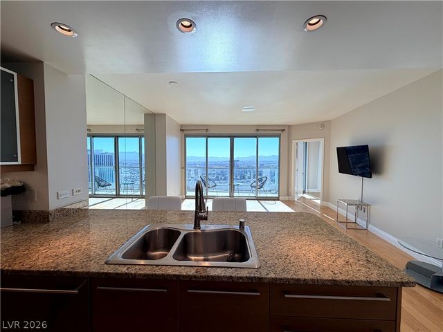 322 Karen Avenue 2803, Las Vegas, NV 89109