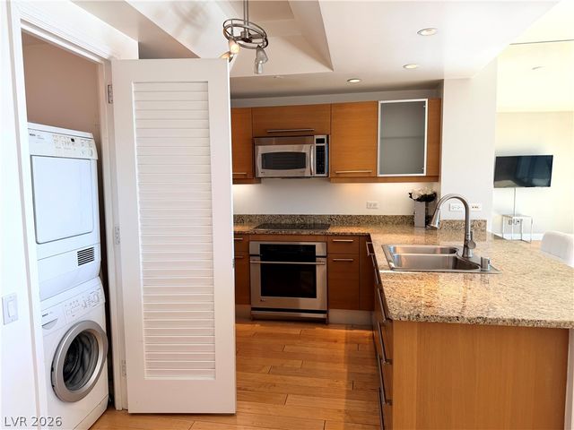 322 Karen Avenue 2803, Las Vegas, NV 89109