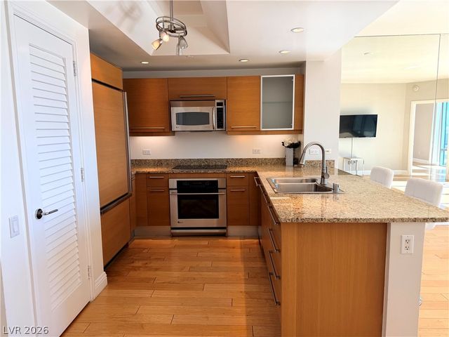 322 Karen Avenue 2803, Las Vegas, NV 89109