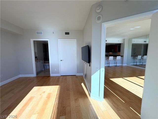 322 Karen Avenue 2803, Las Vegas, NV 89109