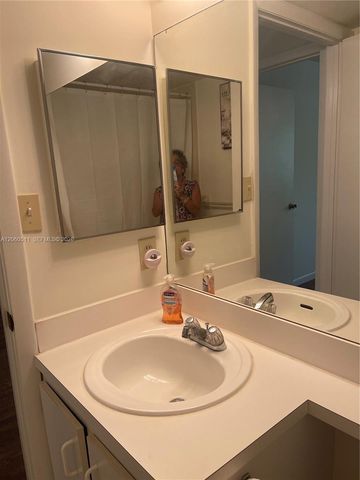 510 S Park Road 2210, Hollywood, FL 33021