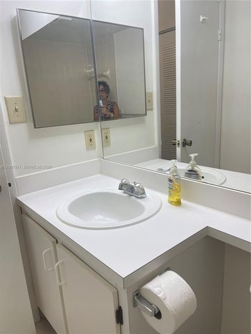 510 S Park Road 2210, Hollywood, FL 33021