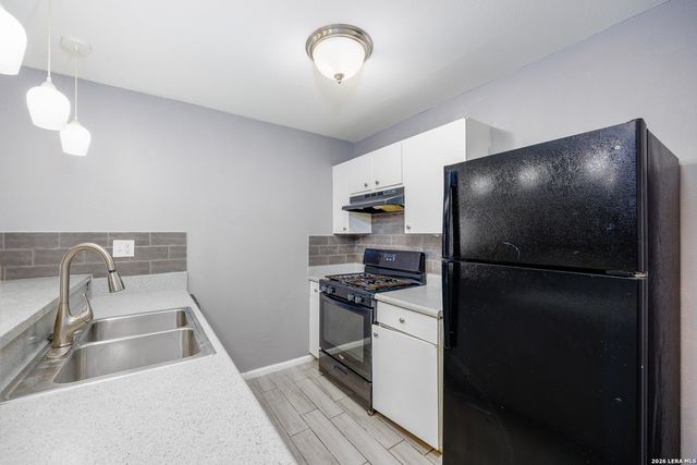 4402 BRIGHT SUN ST, San Antonio, TX 78217