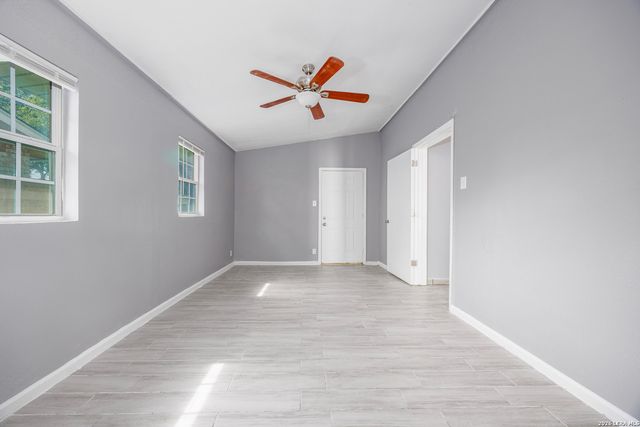 4402 BRIGHT SUN ST, San Antonio, TX 78217