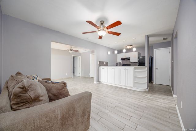 4402 BRIGHT SUN ST, San Antonio, TX 78217