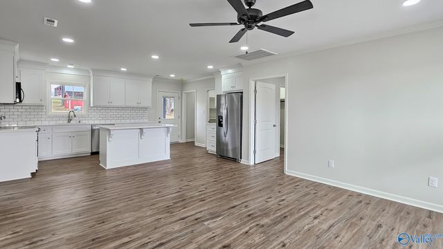 16674 Hampton Lane, Athens, AL 35611