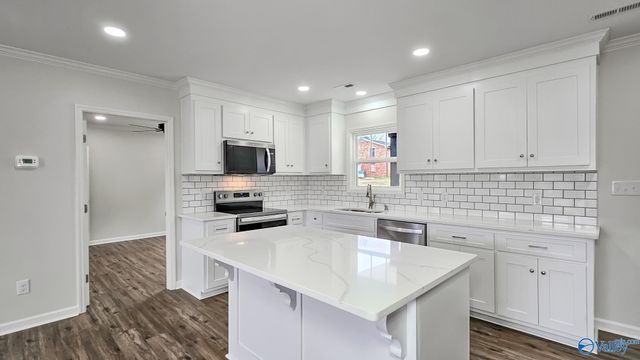 16674 Hampton Lane, Athens, AL 35611