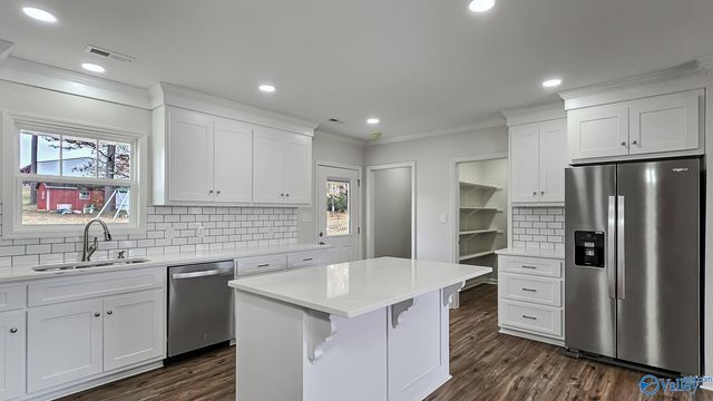 16674 Hampton Lane, Athens, AL 35611