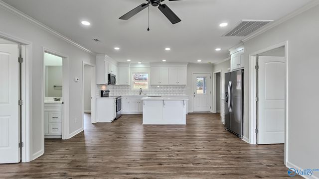 16674 Hampton Lane, Athens, AL 35611