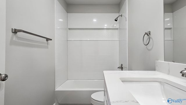 16674 Hampton Lane, Athens, AL 35611