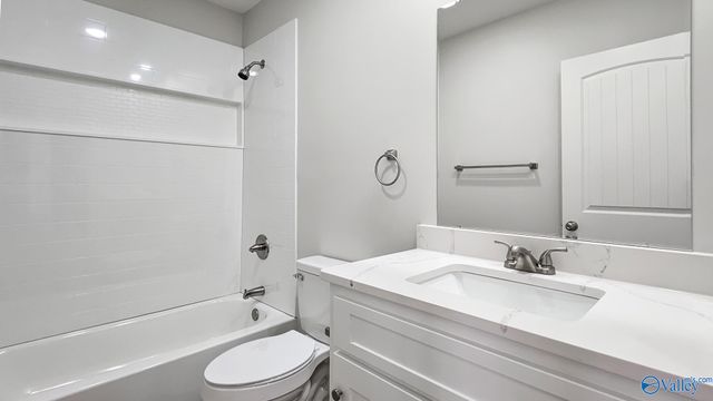 16674 Hampton Lane, Athens, AL 35611