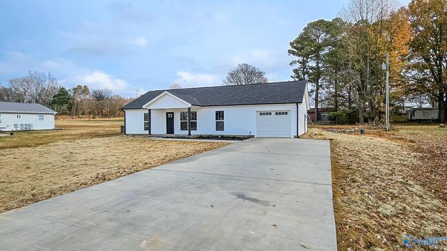 16674 Hampton Lane, Athens, AL 35611