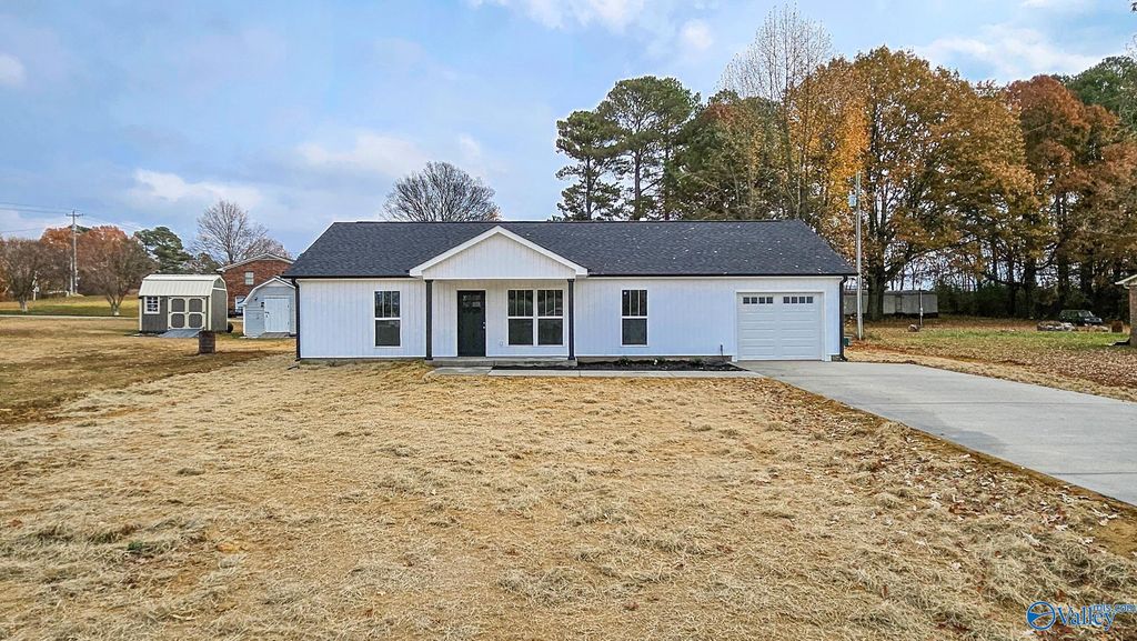 16674 Hampton Lane, Athens, AL 35611