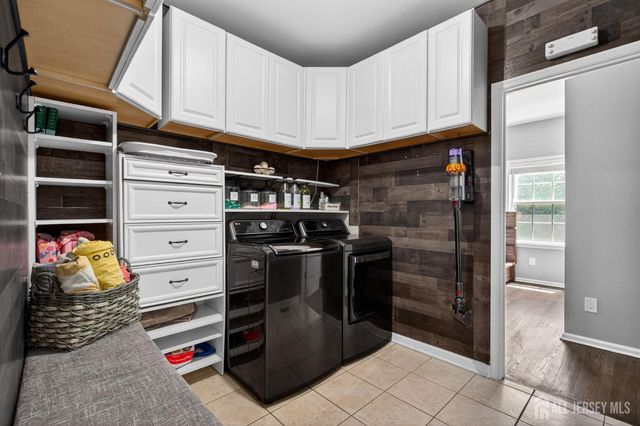 25 Gordon Avenue, Spotswood, NJ 08884