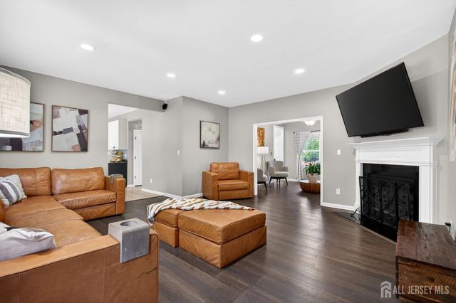 25 Gordon Avenue, Spotswood, NJ 08884