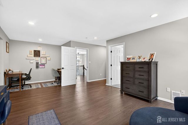 25 Gordon Avenue, Spotswood, NJ 08884