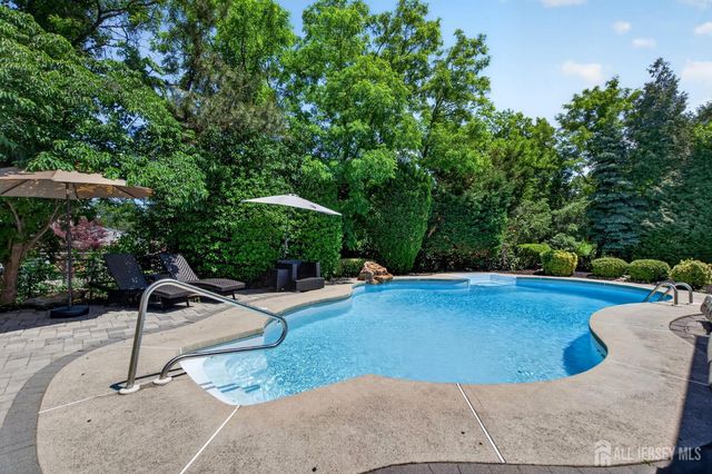 25 Gordon Avenue, Spotswood, NJ 08884