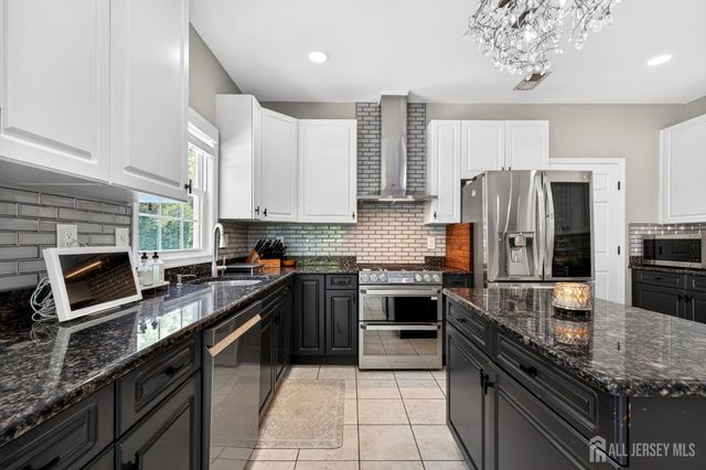 25 Gordon Avenue, Spotswood, NJ 08884