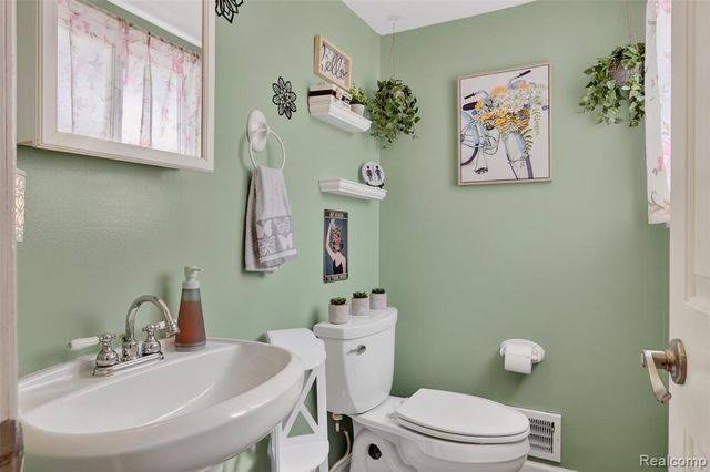 25693 Madden Street, Taylor, MI 48180