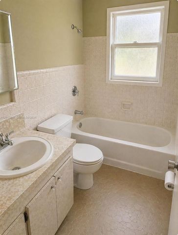 1601 N K St, Lake Worth, FL 33460