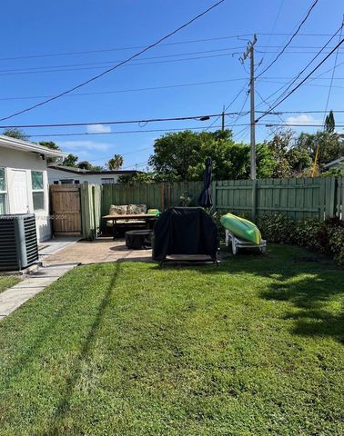 1601 N K St, Lake Worth, FL 33460