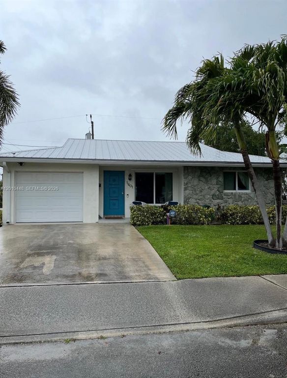 1601 N K St, Lake Worth, FL 33460