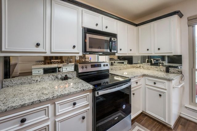 714 Quail Hollow Drive, Huntsville, TX 77340