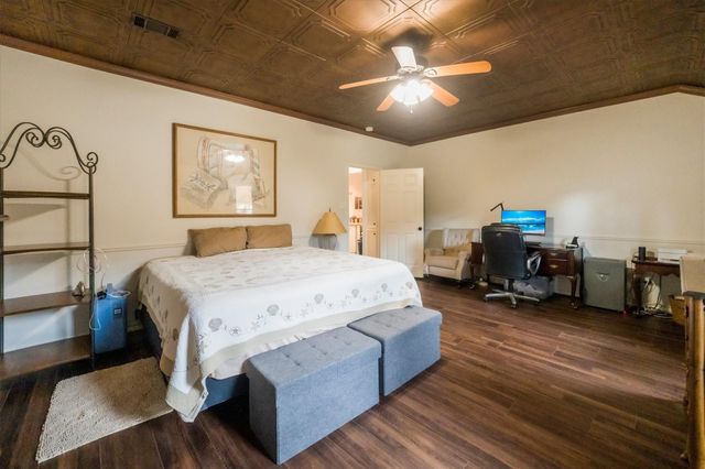 714 Quail Hollow Drive, Huntsville, TX 77340