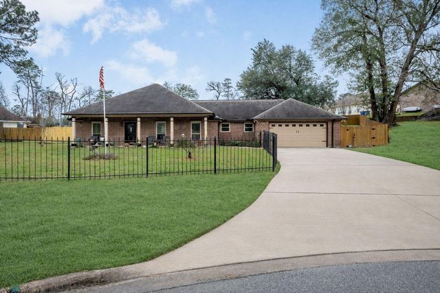 714 Quail Hollow Drive, Huntsville, TX 77340